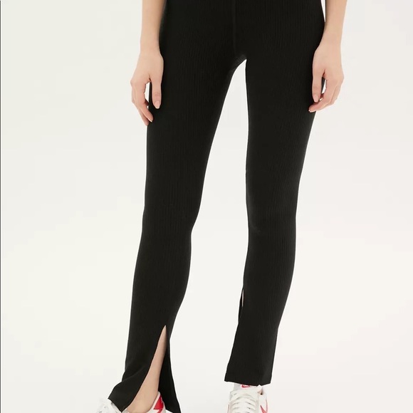 Year of Ours Split Hem Leggings - Picture 1 of 5